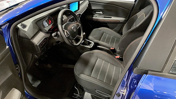 Dacia Sandero 4 of 9