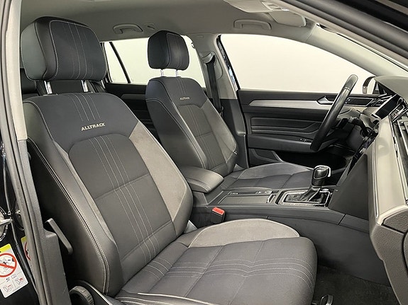 Volkswagen Passat Alltrack 16 of 27