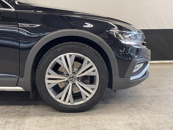 Volkswagen Passat Alltrack 6 of 27