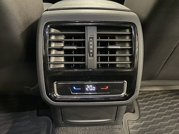 Volkswagen Passat Alltrack 25 of 27