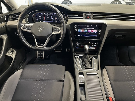 Volkswagen Passat Alltrack 13 of 27