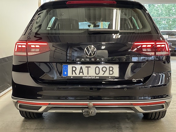 Volkswagen Passat Alltrack 8 of 27