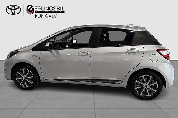 Toyota Yaris 4 of 12