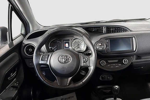 Toyota Yaris 11 of 12