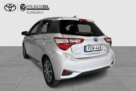 Toyota Yaris 3 of 12