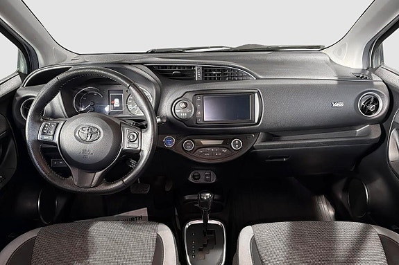 Toyota Yaris 10 of 12