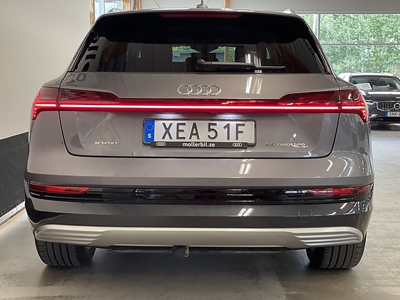Audi e-tron 8 of 27
