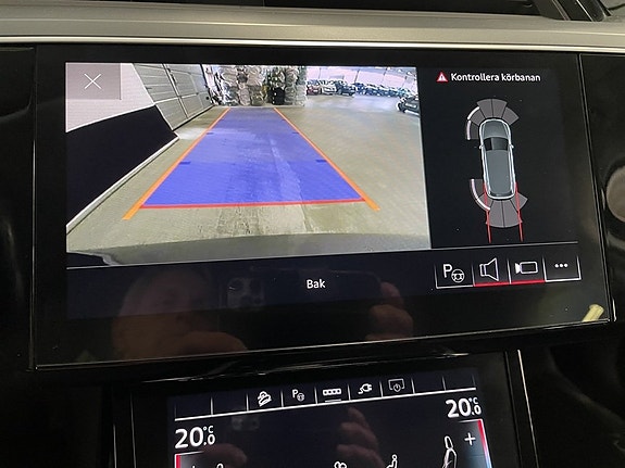 Audi e-tron 26 of 27