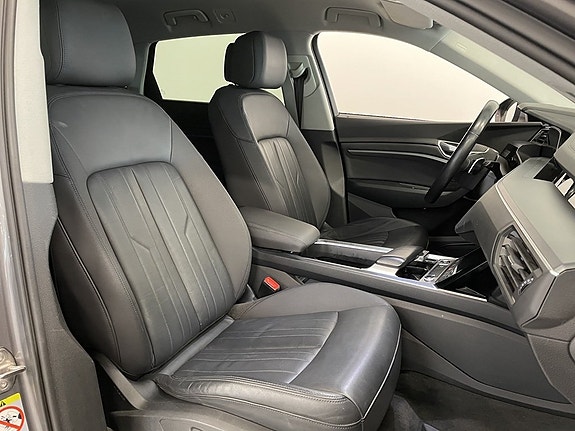 Audi e-tron 16 of 27