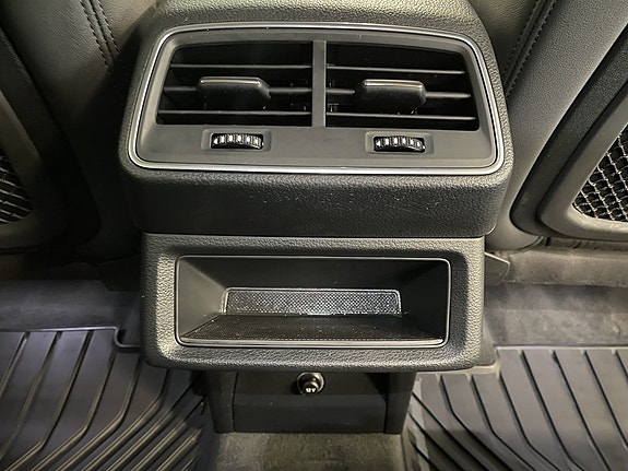 Audi e-tron 27 of 27