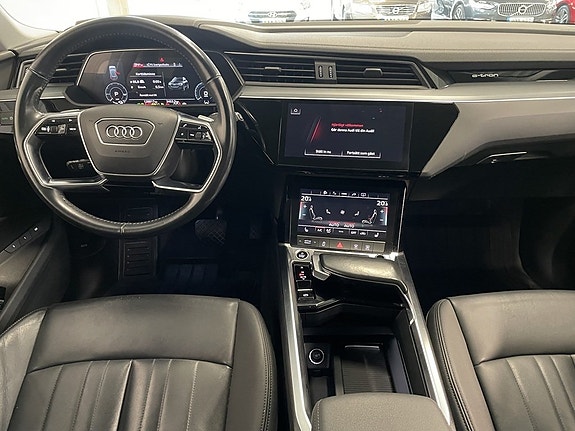Audi e-tron 13 of 27