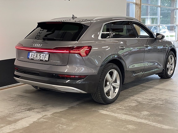 Audi e-tron 7 of 27