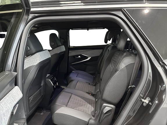 Peugeot 5008 5 of 17