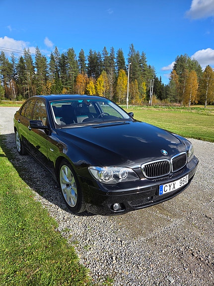 BMW 745d 6 of 10