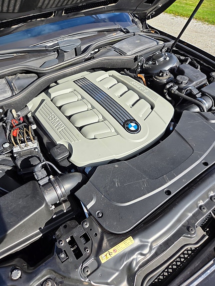 BMW 745d 9 of 10