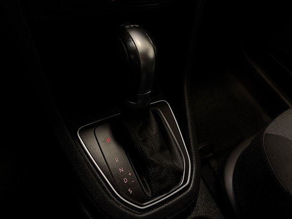 Volkswagen Caddy 12 of 25