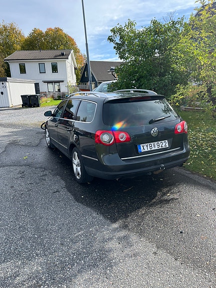Volkswagen Passat 2 of 4