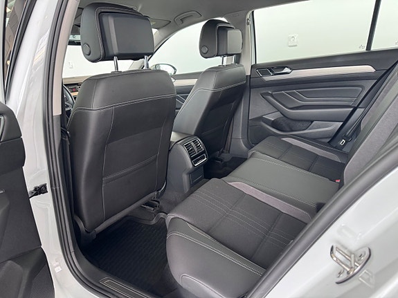 Volkswagen Passat Alltrack 9 of 19