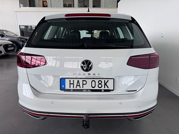 Volkswagen Passat Alltrack 4 of 19