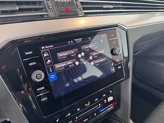Volkswagen Passat Alltrack 14 of 19