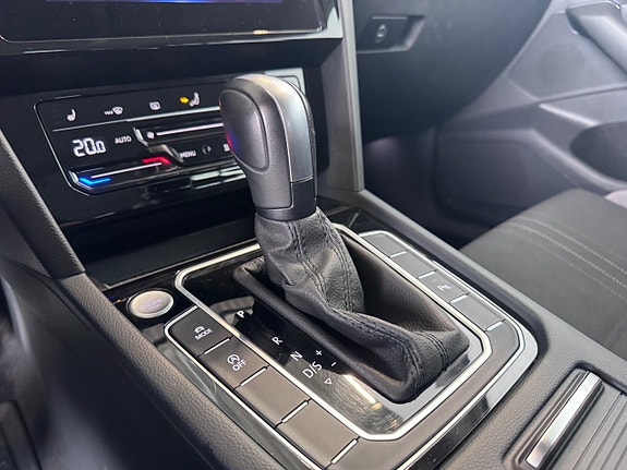 Volkswagen Passat Alltrack 12 of 19
