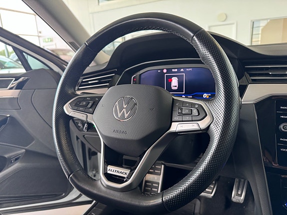 Volkswagen Passat Alltrack 11 of 19
