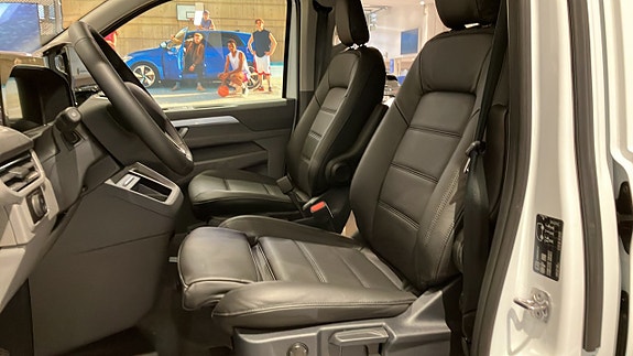 Volkswagen T7 Caravelle Life L2 8-Sits 8 of 15