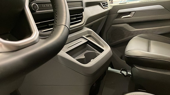Volkswagen T7 Caravelle Life L2 8-Sits 9 of 15