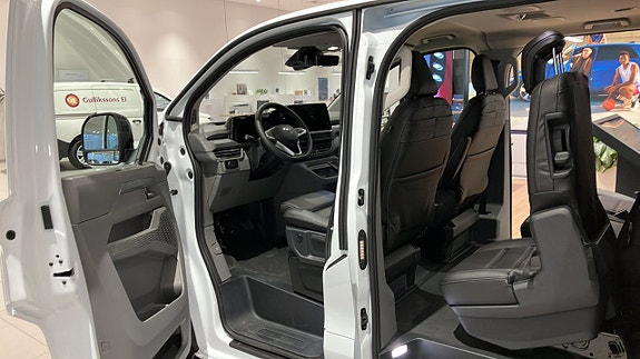 Volkswagen T7 Caravelle Life L2 8-Sits 12 of 15