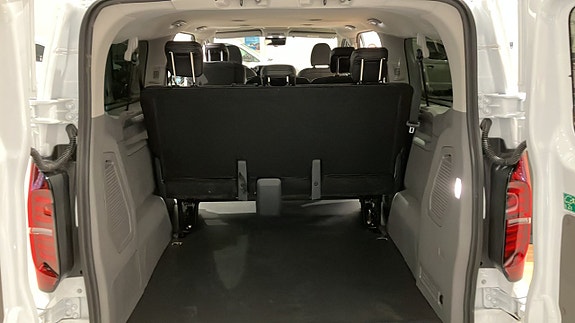 Volkswagen T7 Caravelle Life L2 8-Sits 13 of 15