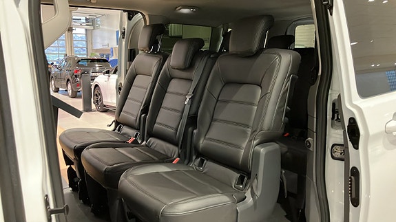 Volkswagen T7 Caravelle Life L2 8-Sits 10 of 15