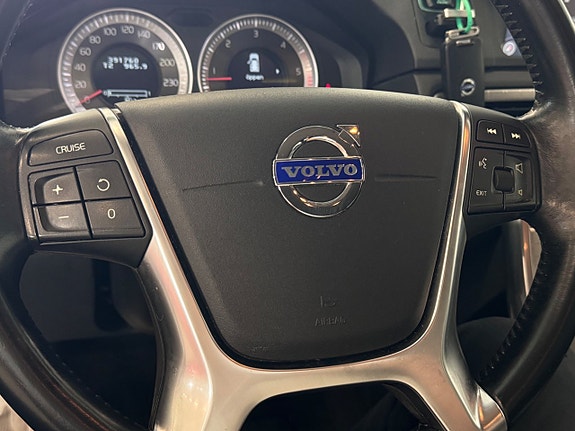 Volvo XC70 25 of 28