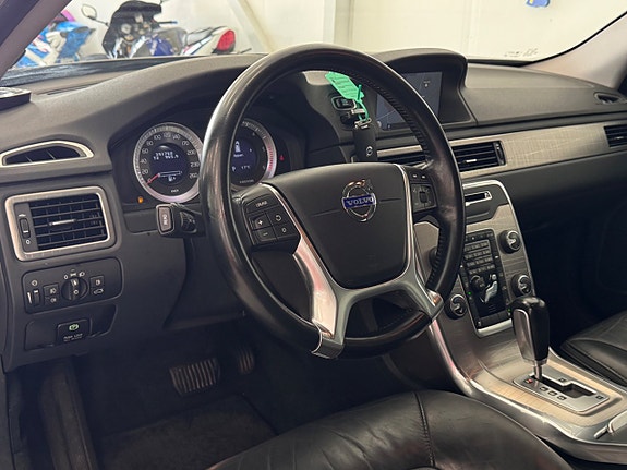 Volvo XC70 21 of 28