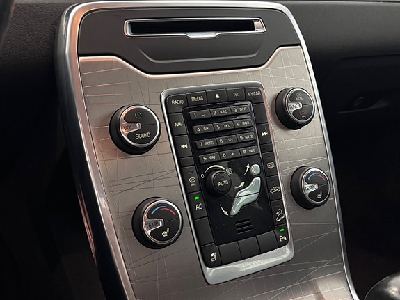 Volvo XC70 23 of 28
