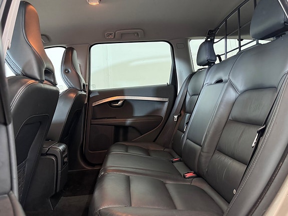 Volvo XC70 17 of 28