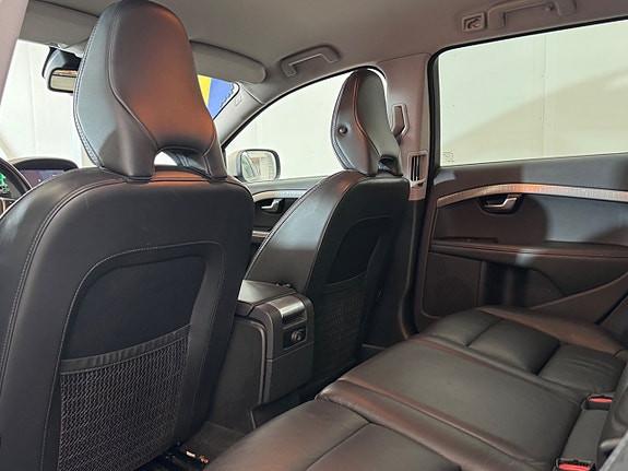 Volvo XC70 15 of 28