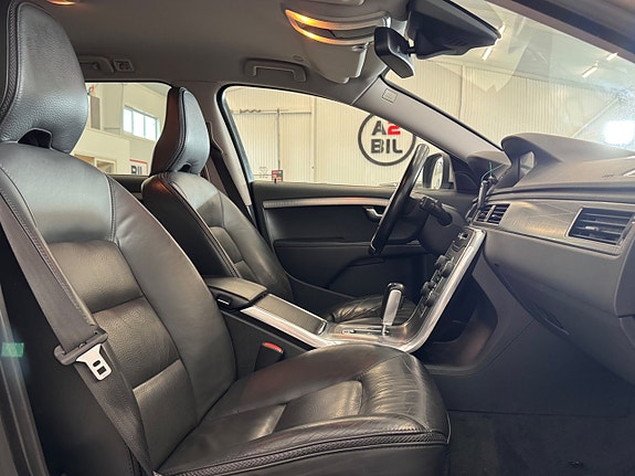 Volvo XC70 14 of 28