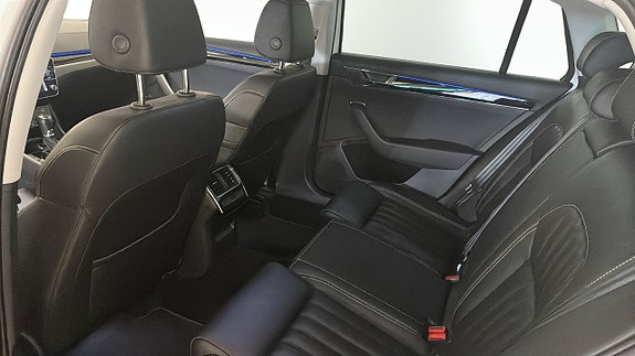 Skoda Superb 11 of 12