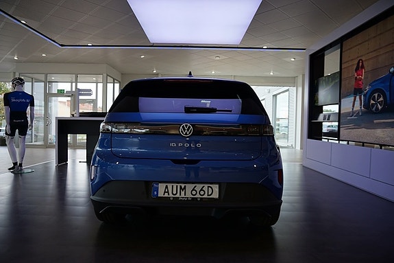 Volkswagen Polo 2 of 6