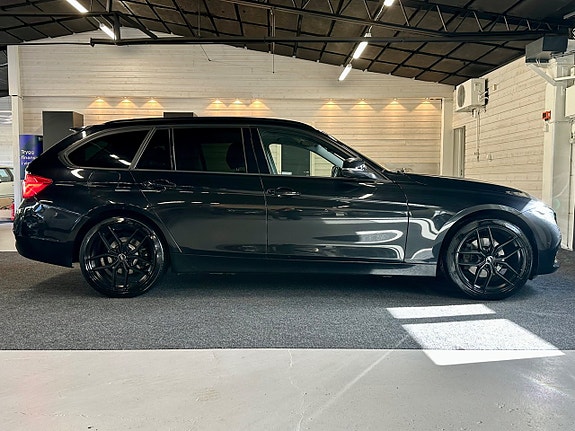 BMW 320d 2 of 15