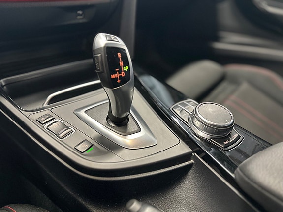BMW 320d 13 of 15