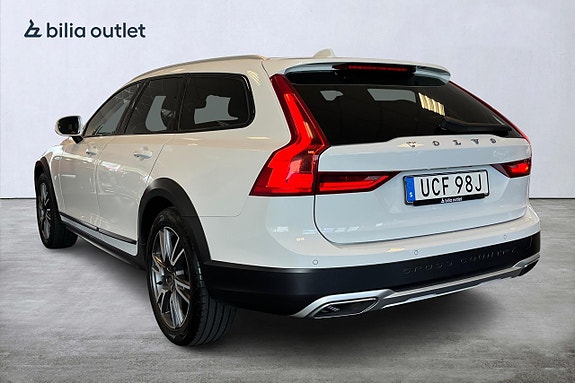 Volvo V90 Cross Country 4 of 30