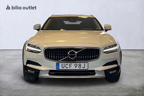 Volvo V90 Cross Country 9 of 30