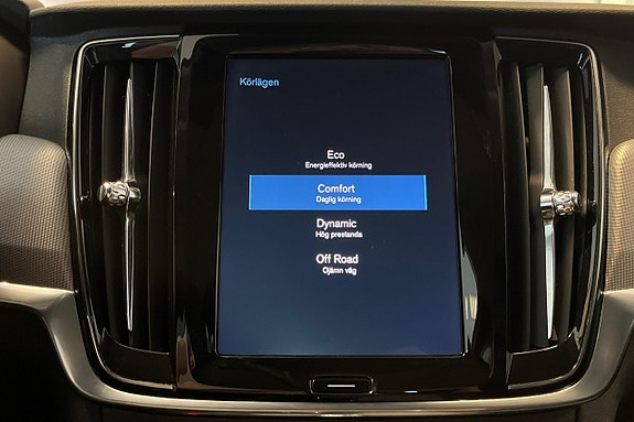 Volvo V90 Cross Country 23 of 30
