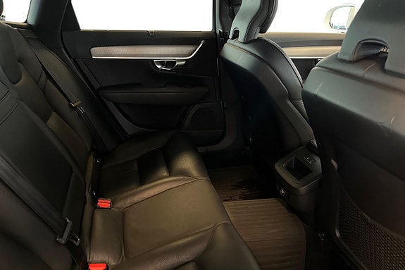 Volvo V90 Cross Country 26 of 30