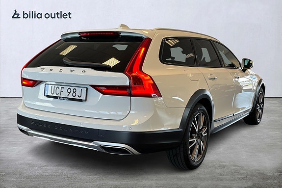 Volvo V90 Cross Country 6 of 30