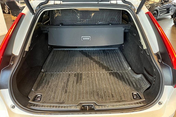 Volvo V90 Cross Country 28 of 30
