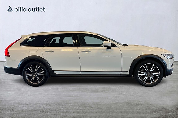 Volvo V90 Cross Country 7 of 30