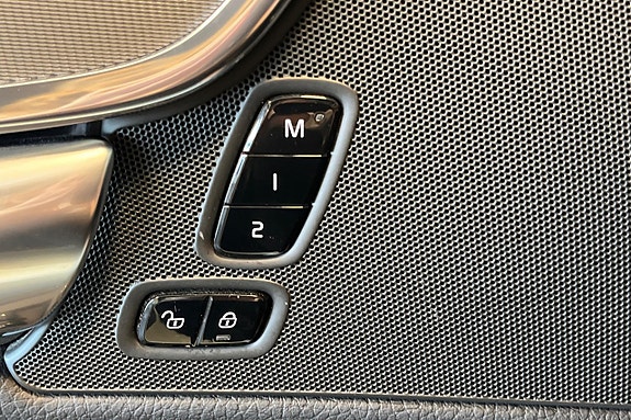 Volvo V90 Cross Country 24 of 30
