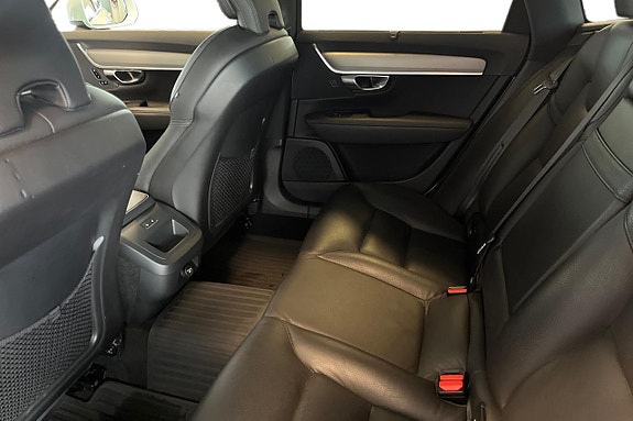 Volvo V90 Cross Country 27 of 30